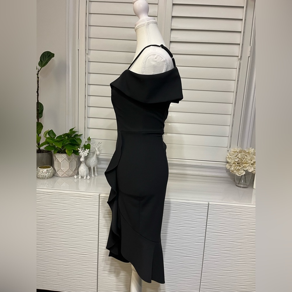 Black Dress - Picture 4 of 6